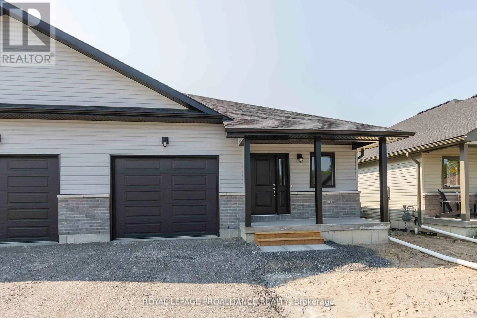 49 MACKENZIE JOHN CRESCENT - Image 1