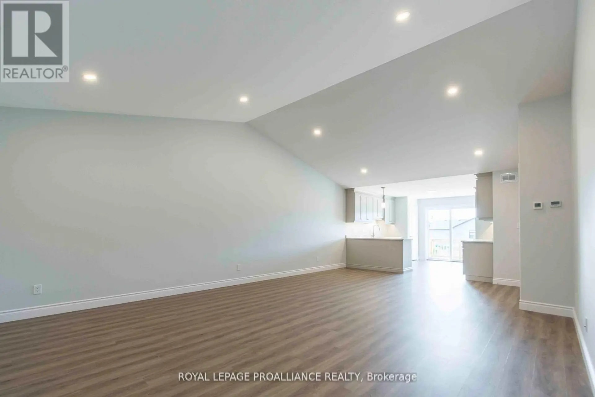 49 MACKENZIE JOHN CRESCENT - Image 4