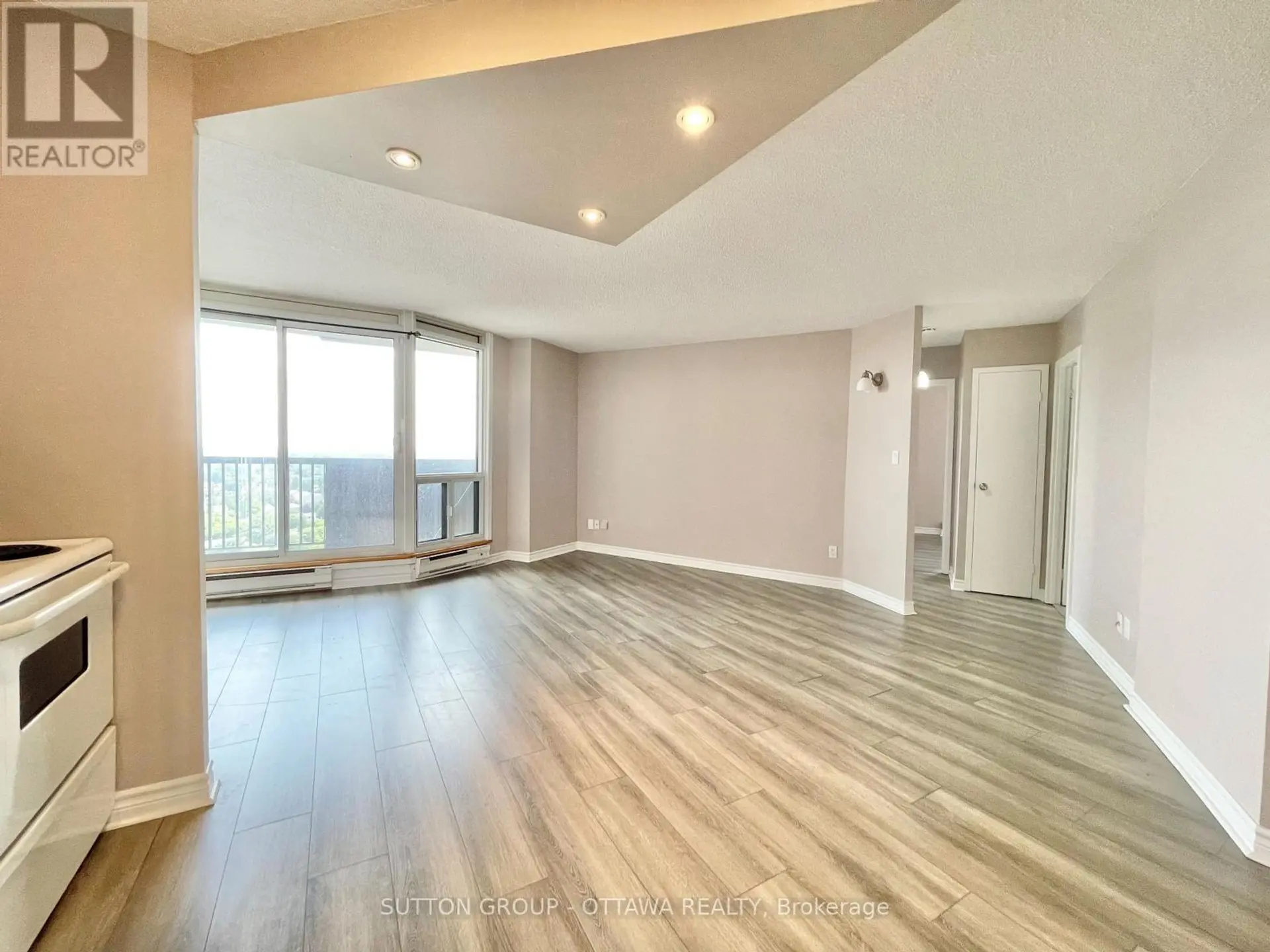 #1908 900 DYNES ROAD - Image 13