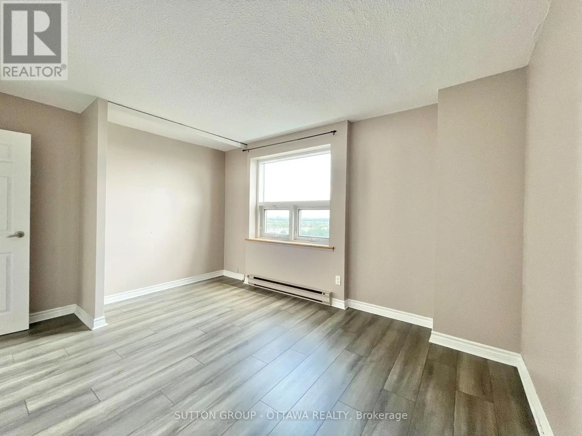#1908 900 DYNES ROAD - Image 9