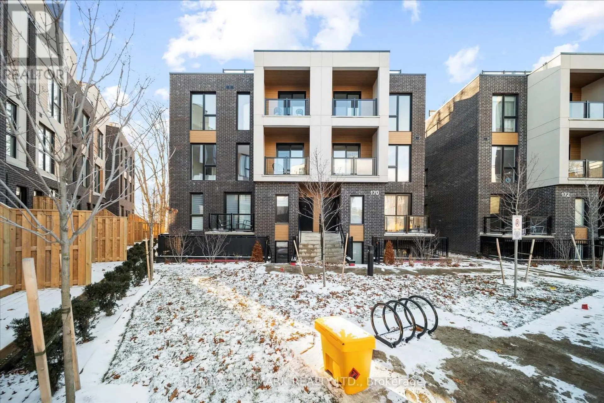 #13 170 CLONMORE DRIVE - Image 2