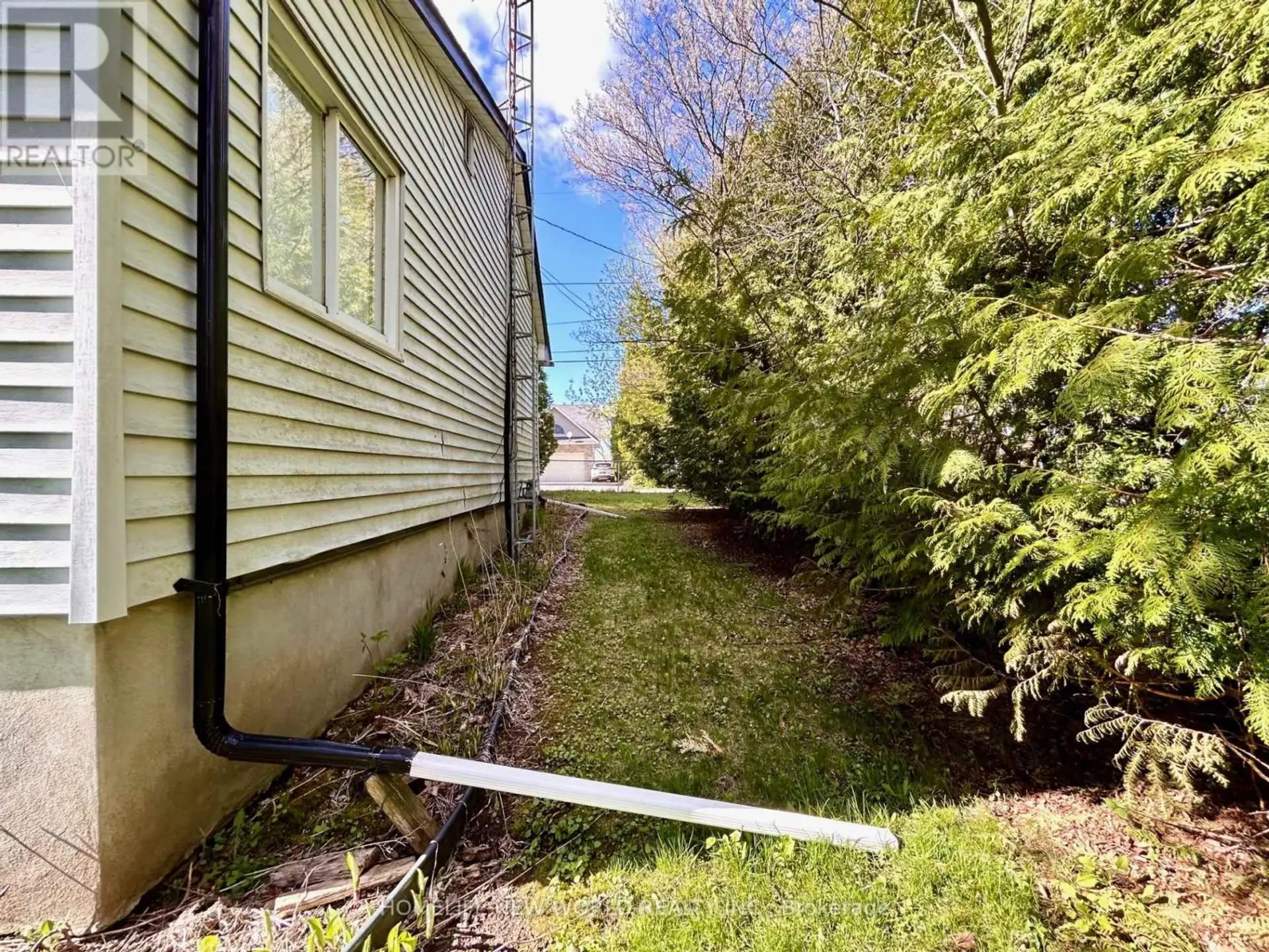 39 WINDSOR DRIVE - Image 12