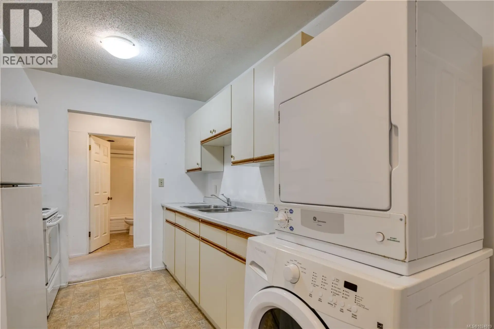 #209 7450 Rupert St - Image 5