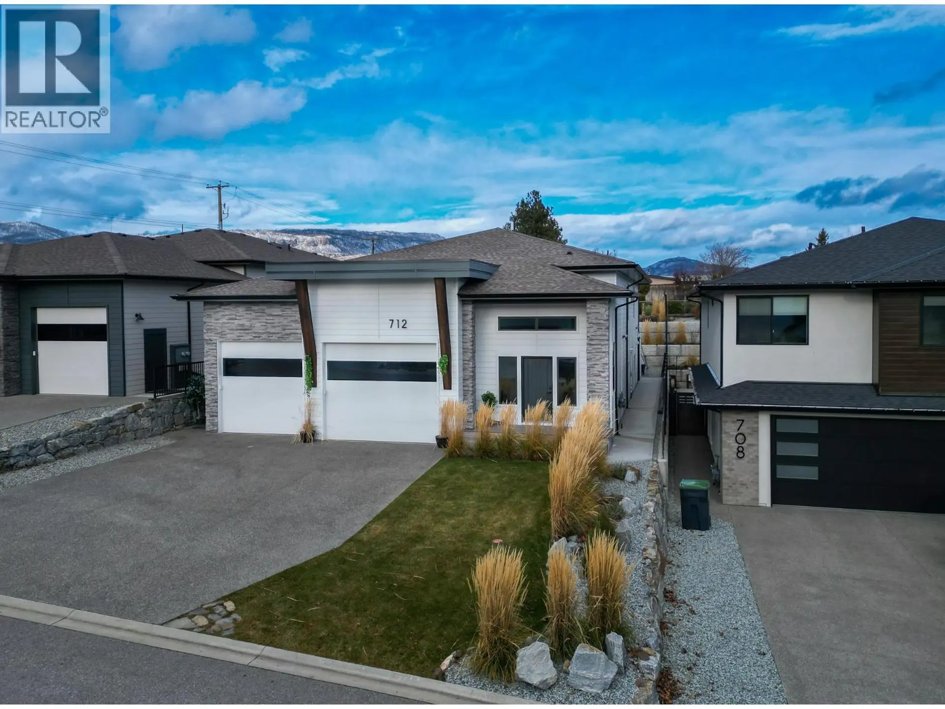 Property at 712 Lake Court, West Kelowna, BC