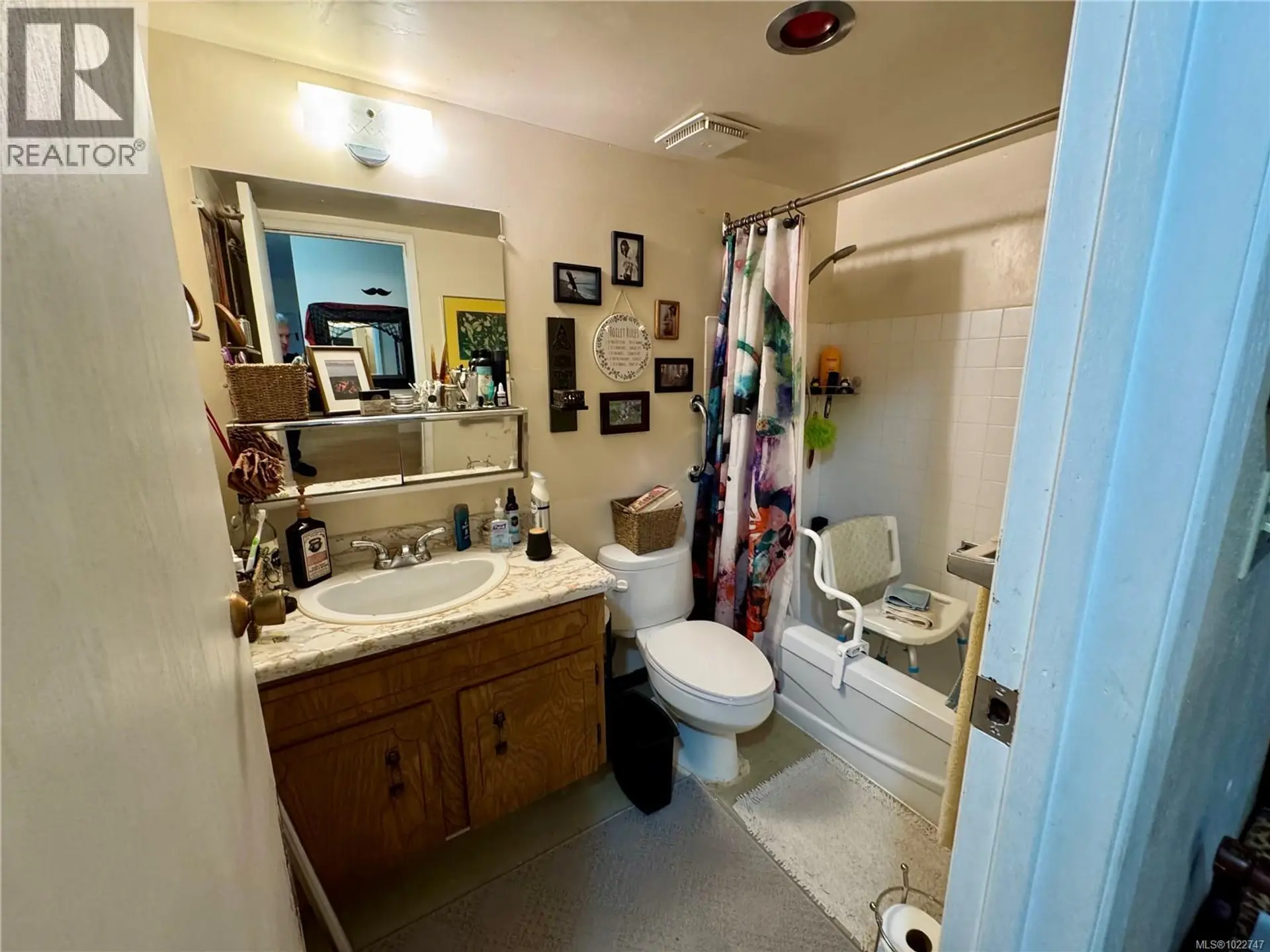 #302 801 Marine Dr - Image 9