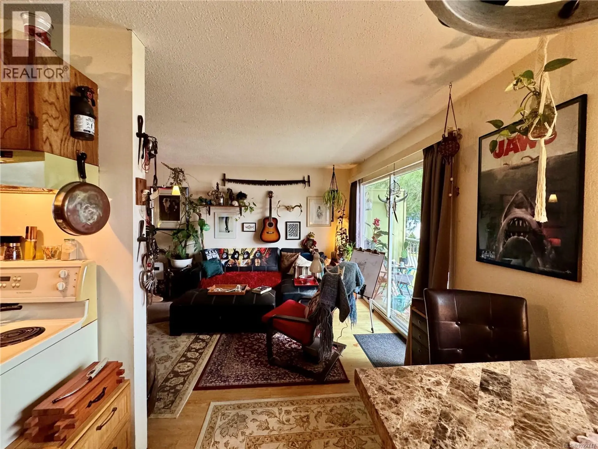#302 801 Marine Dr - Image 5