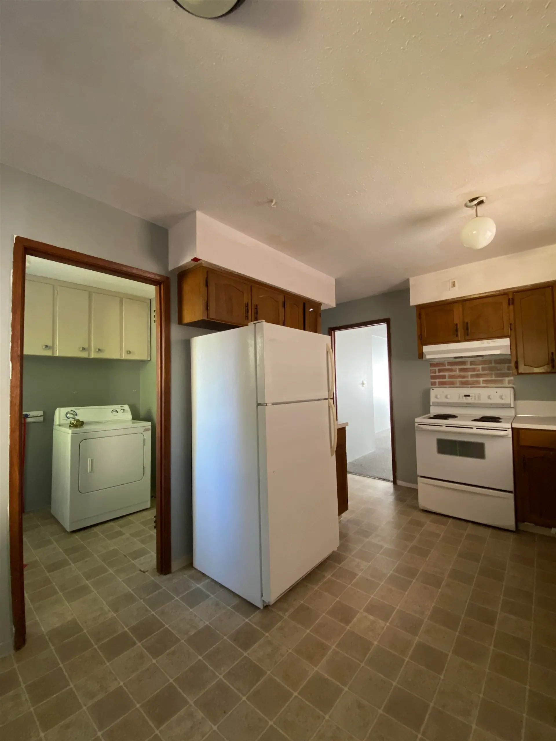 15855 Vine Avenue - Image 7