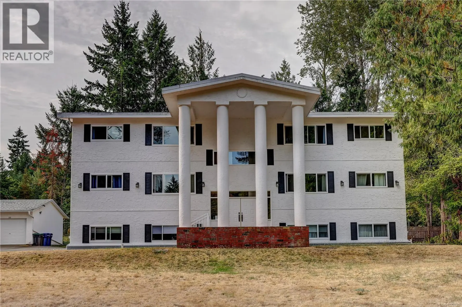 Property at #6 322 Village Way, Qualicum Beach, BC