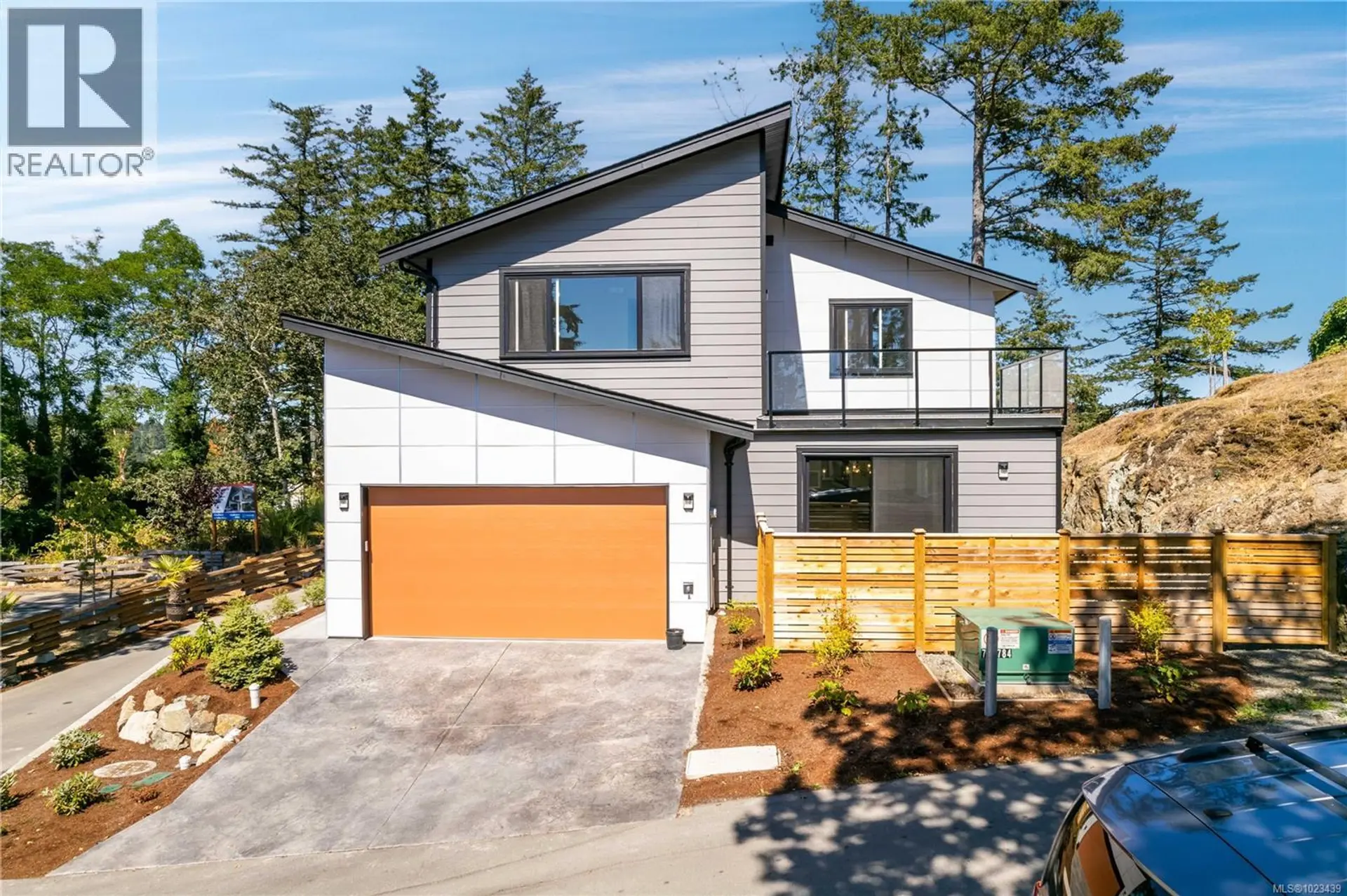 Property at 231 Heddle Ave, View Royal, BC