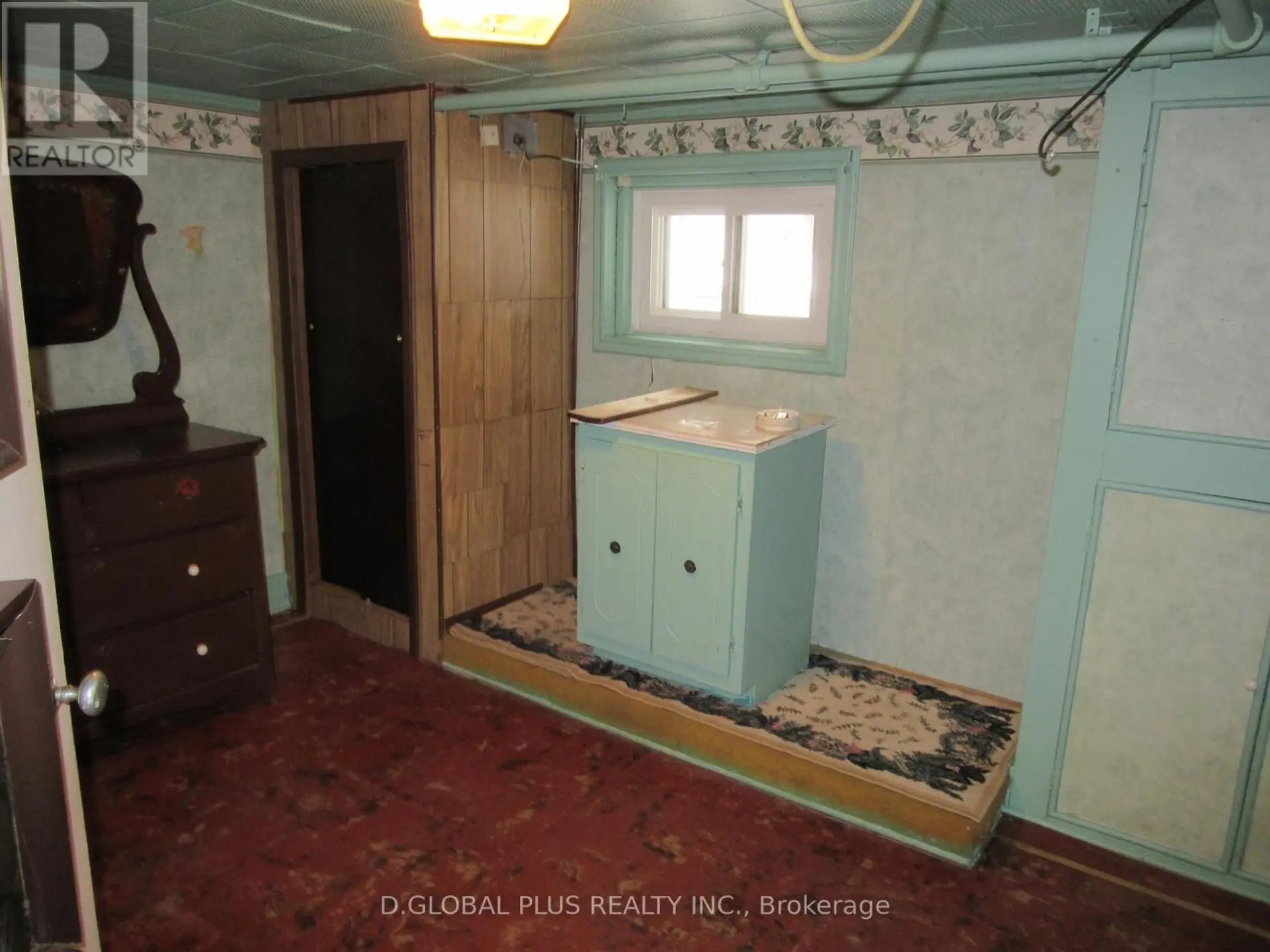 11 DUNBAR AVENUE N - Image 13