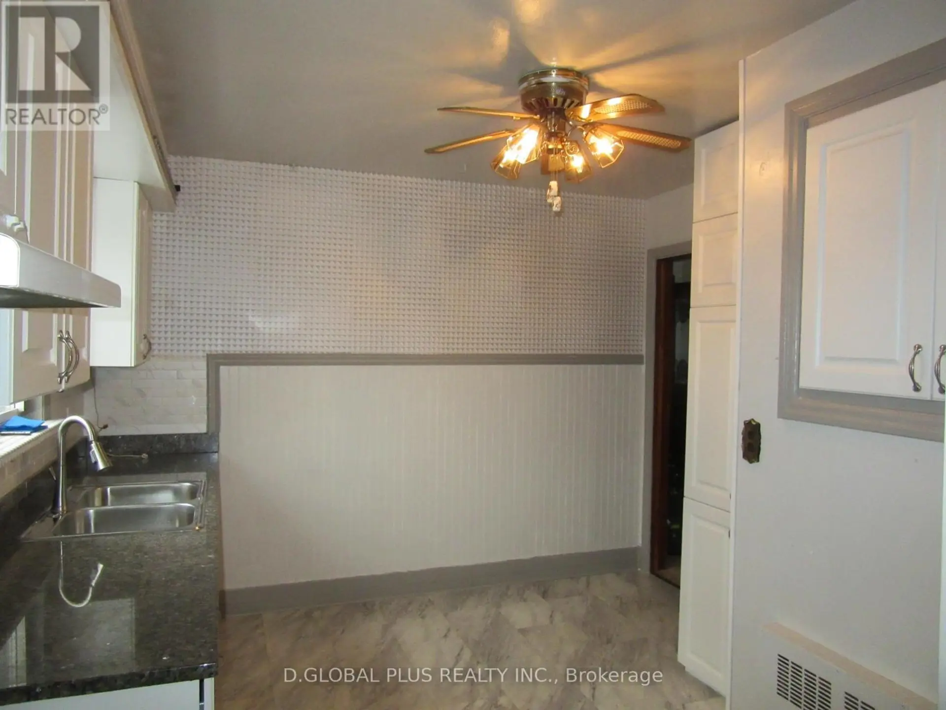 11 DUNBAR AVENUE N - Image 7