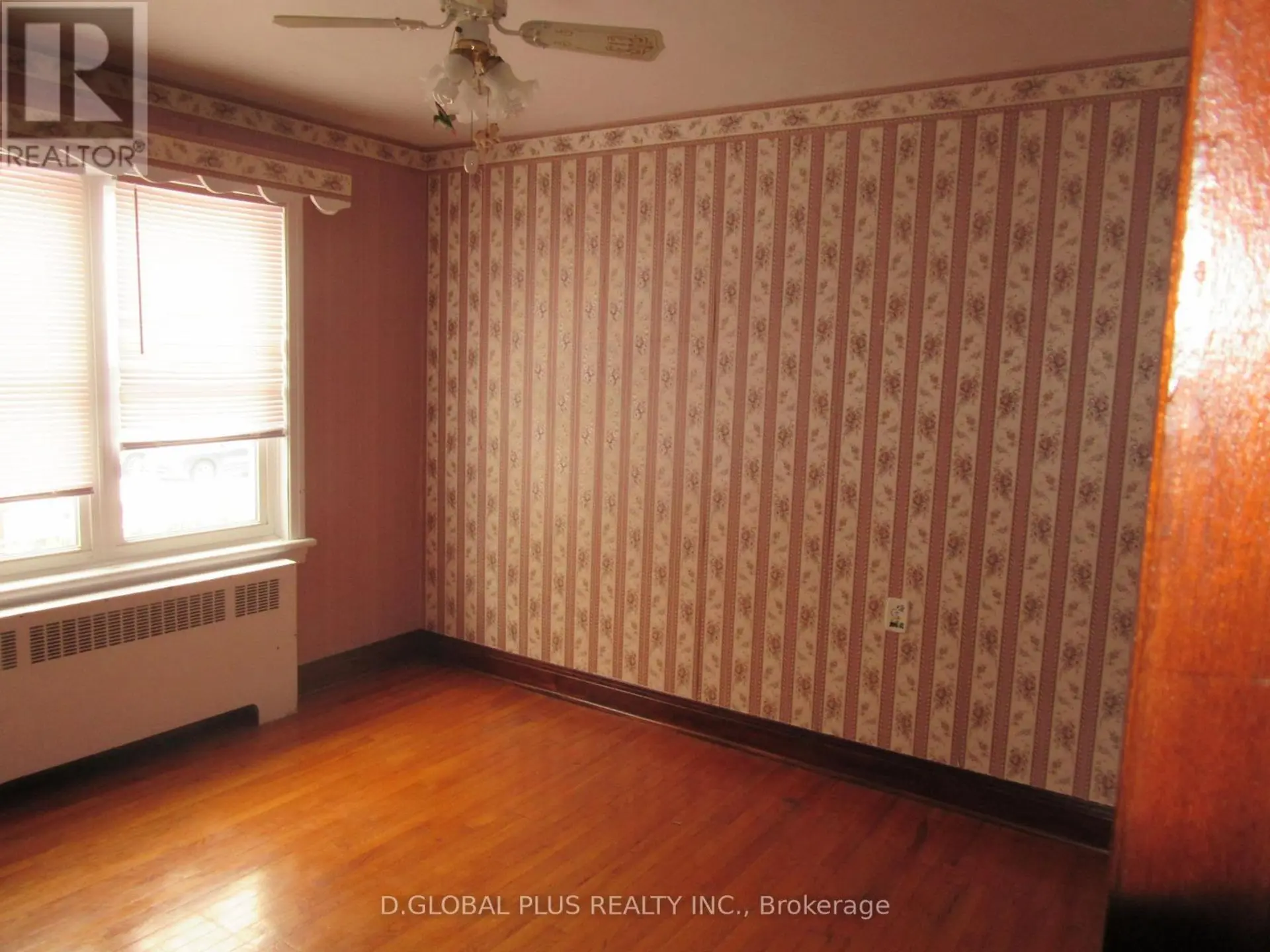 11 DUNBAR AVENUE N - Image 9