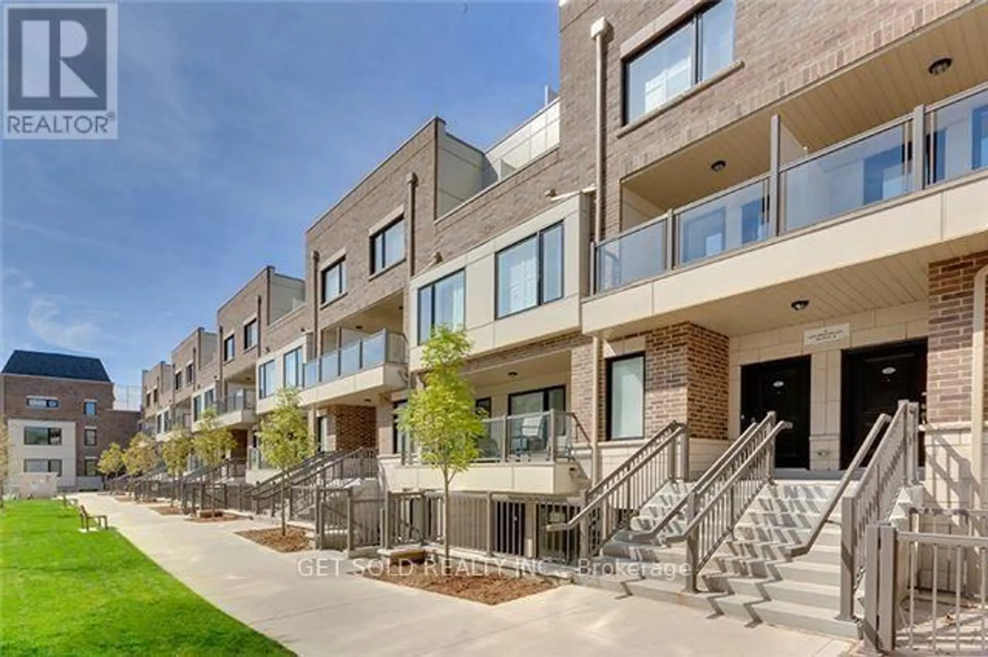 #421 8 DRUMMOND STREET - Image 1