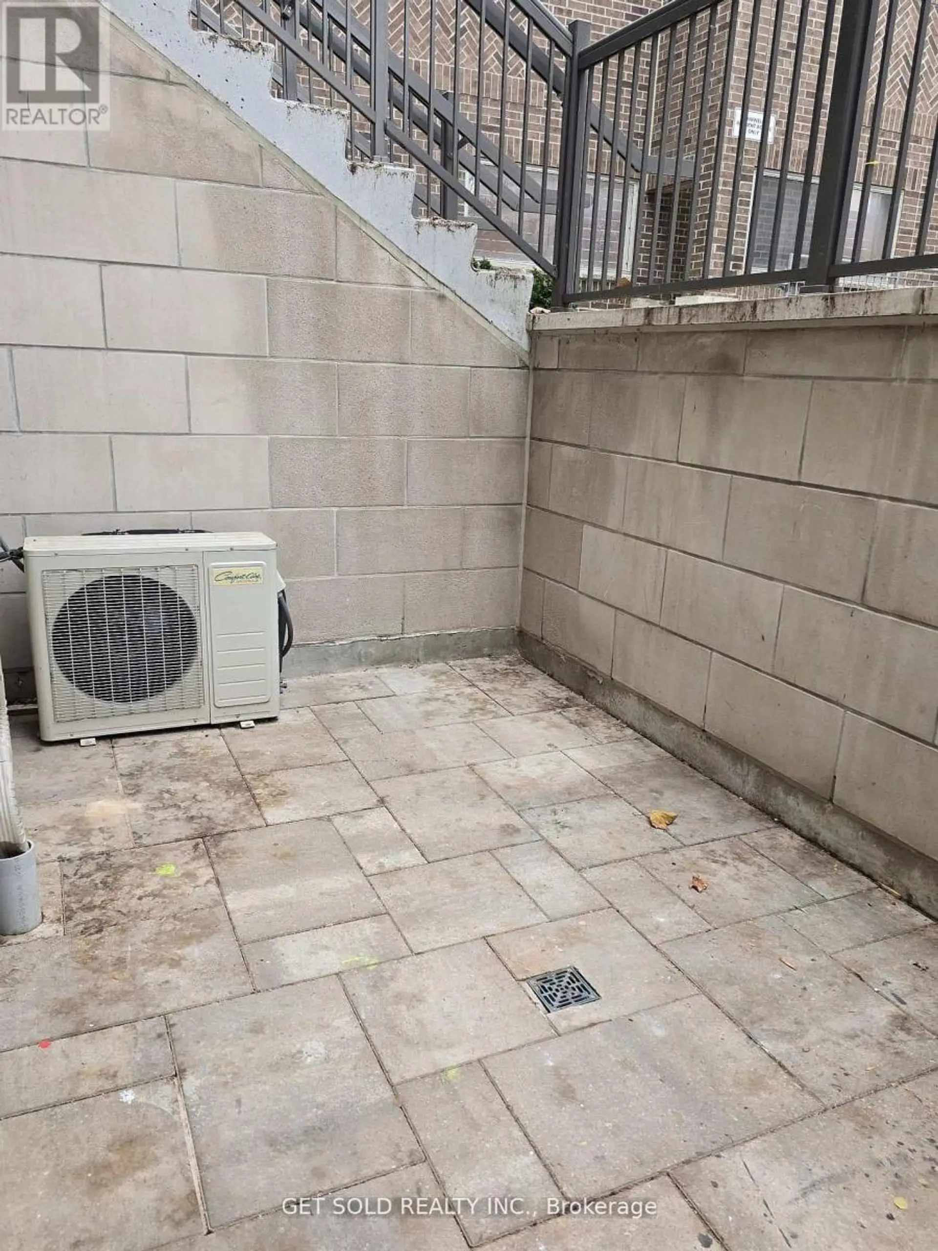 #421 8 DRUMMOND STREET - Image 7