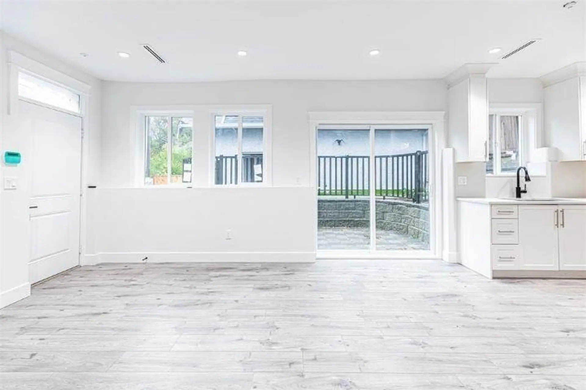 1010 E 24th Avenue - Image 4