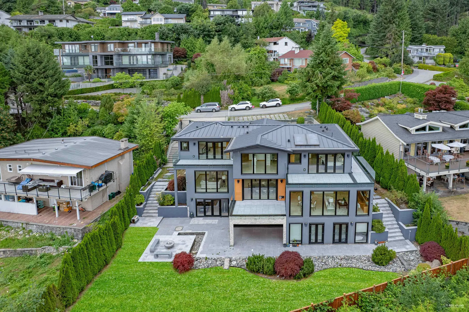 Property at 518 Ballantree Place, West Vancouver, BC