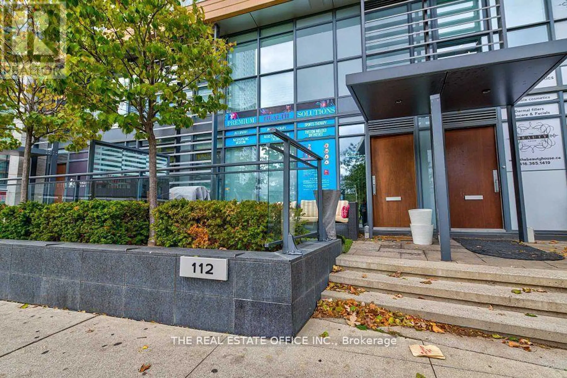 #G09 112 FORT YORK BOULEVARD - Image 2