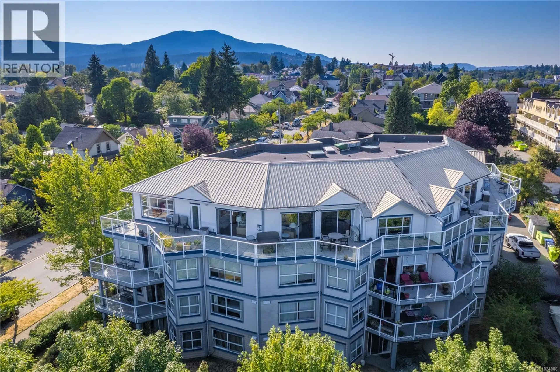 Property at #401 650 Prideaux St, Nanaimo, BC
