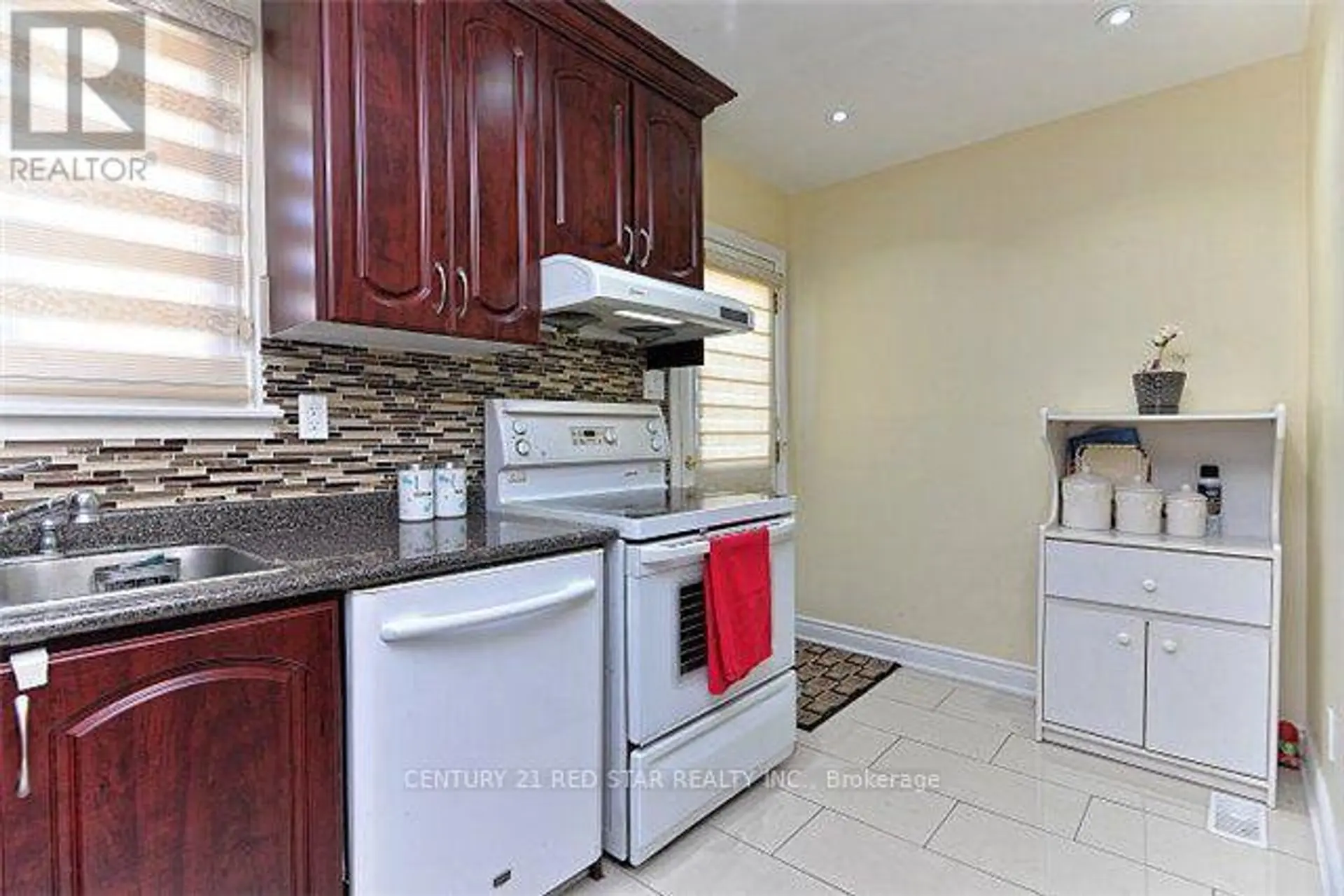 65 NEWSTEAD CRESCENT - Image 10