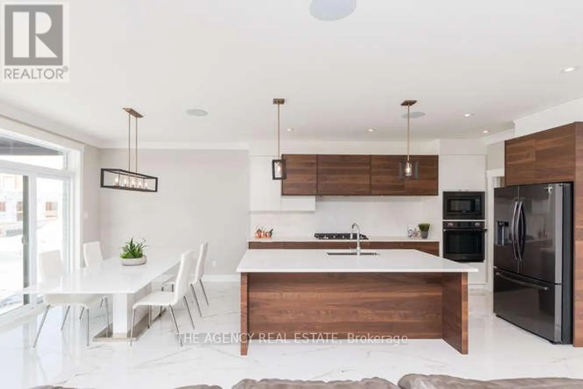 3126 REGIMENT ROAD W - Image 4