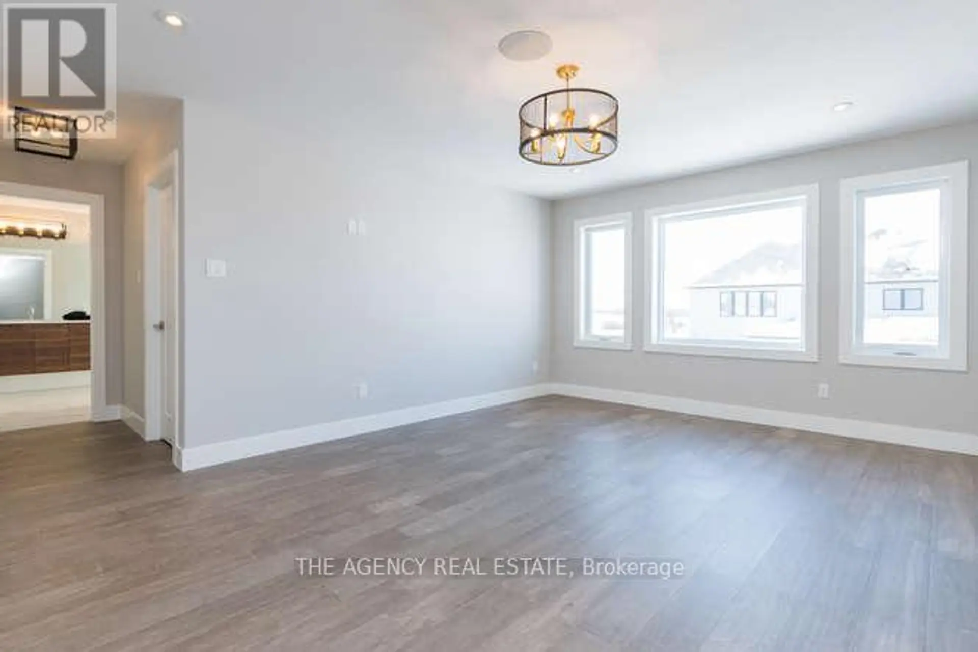 3126 REGIMENT ROAD W - Image 10