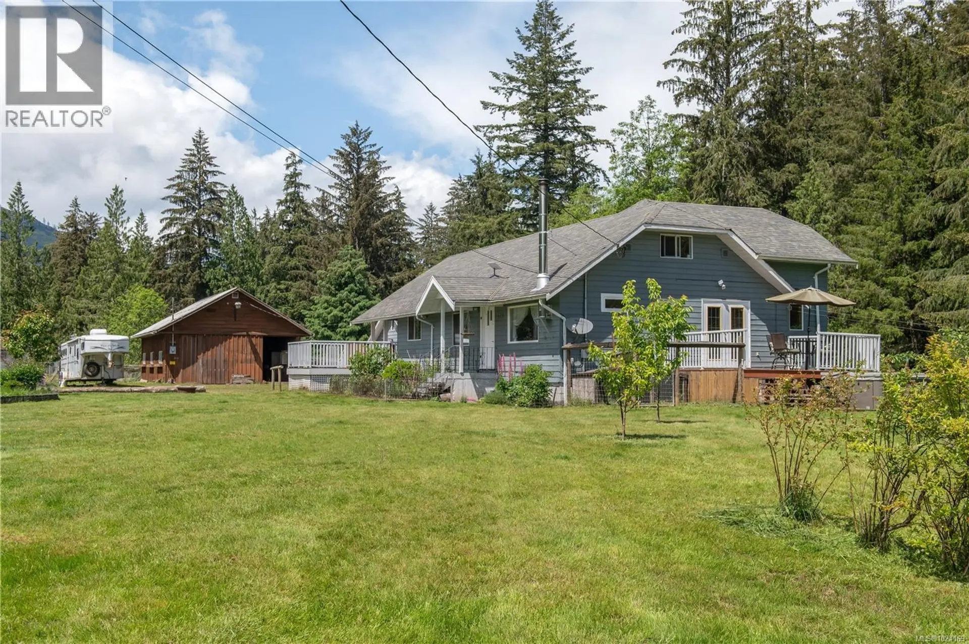 Property at 870 Sayward Rd, Sayward, BC