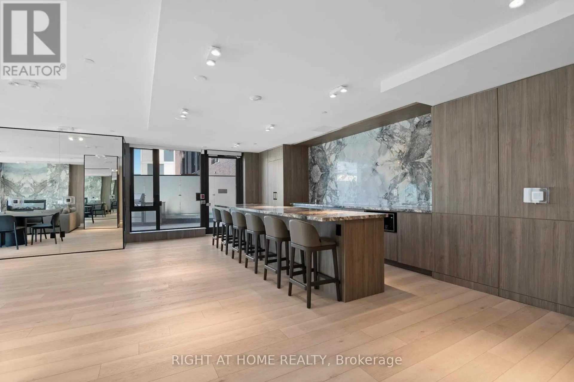 #403 220 MISSINNIHE WAY - Image 11