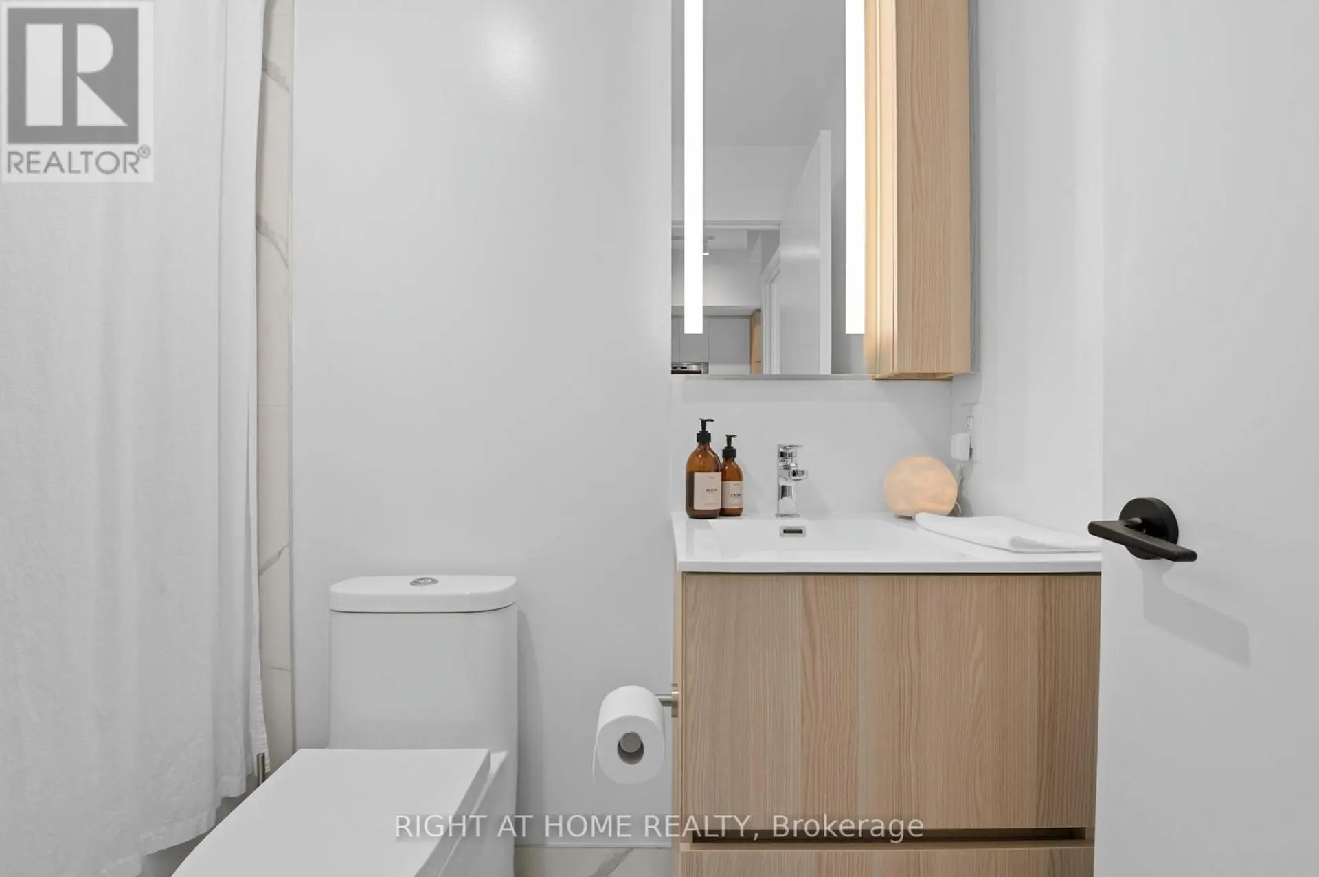 #403 220 MISSINNIHE WAY - Image 3