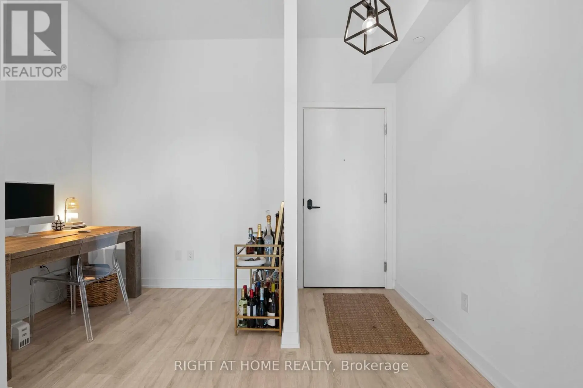 #403 220 MISSINNIHE WAY - Image 8