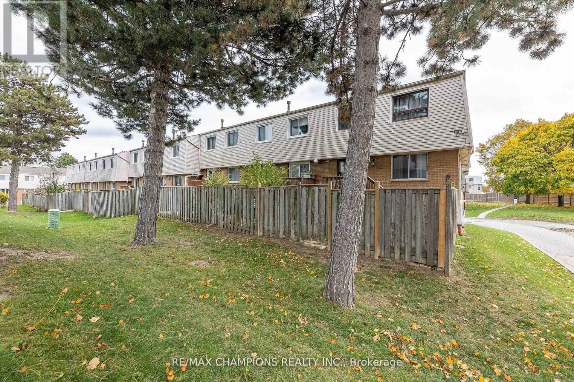 #17 3525 BRANDON GATE DRIVE - Image 2
