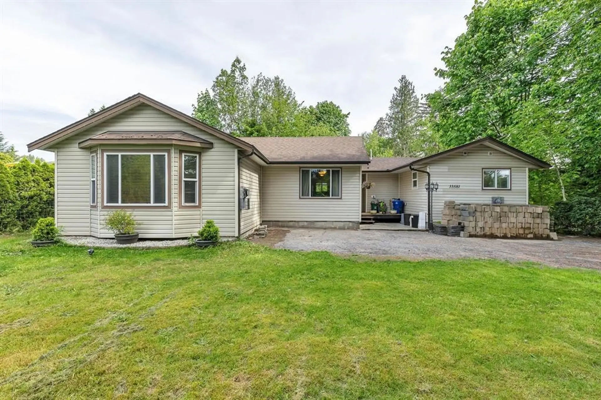 Property at 33581 Dewdney Trunk Road, Mission, BC