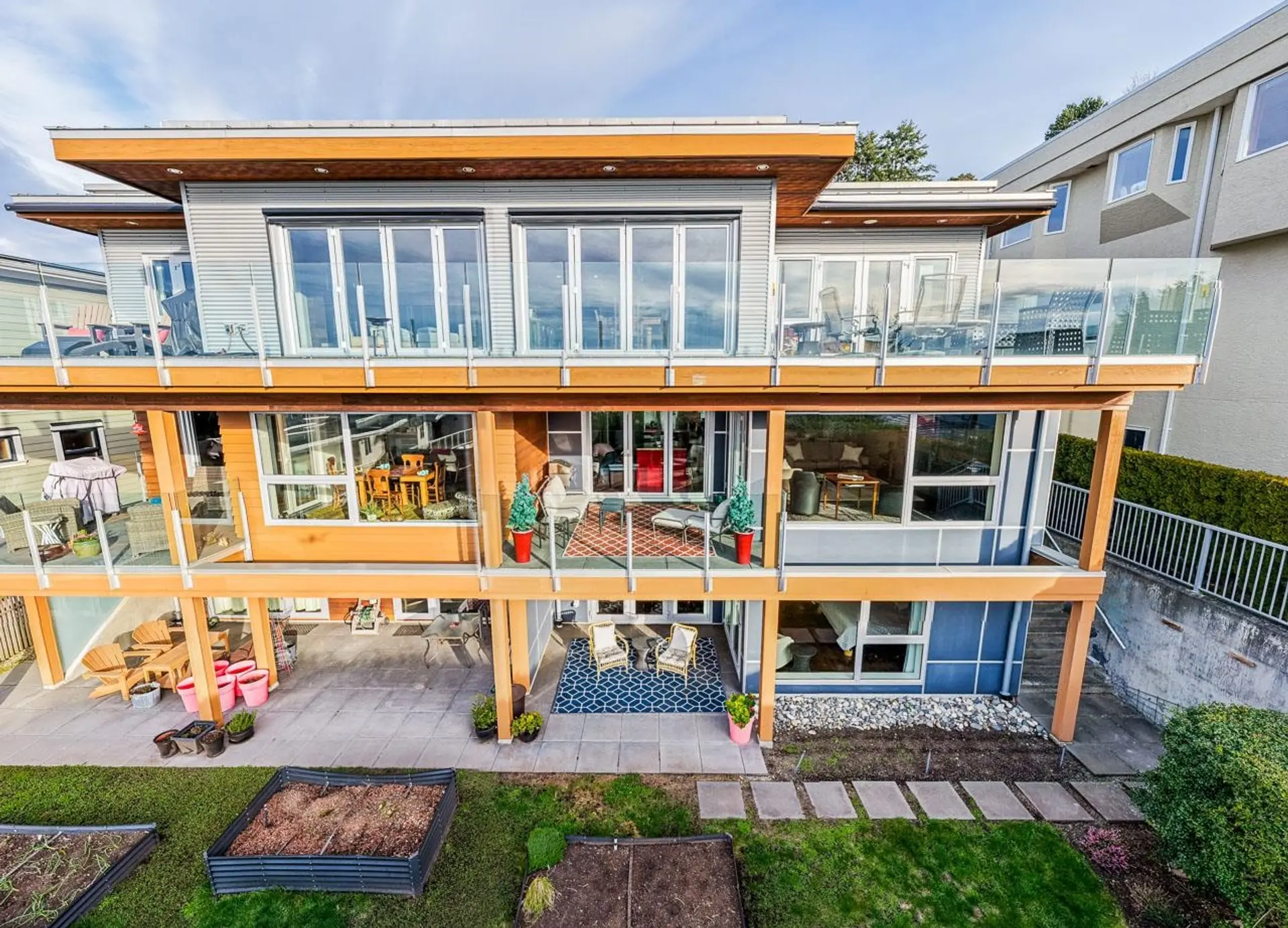 Property at 14976 Beachview Avenue, White Rock, BC