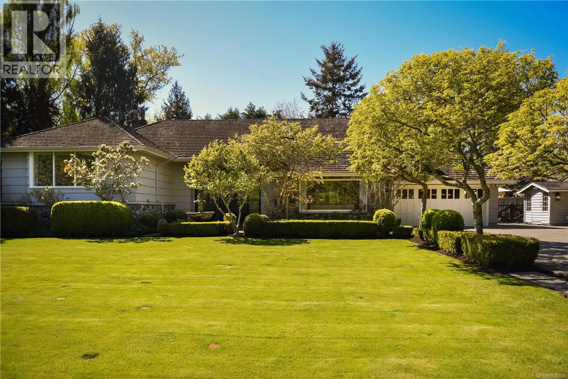Property at 3270 Beach Dr, Oak Bay, BC