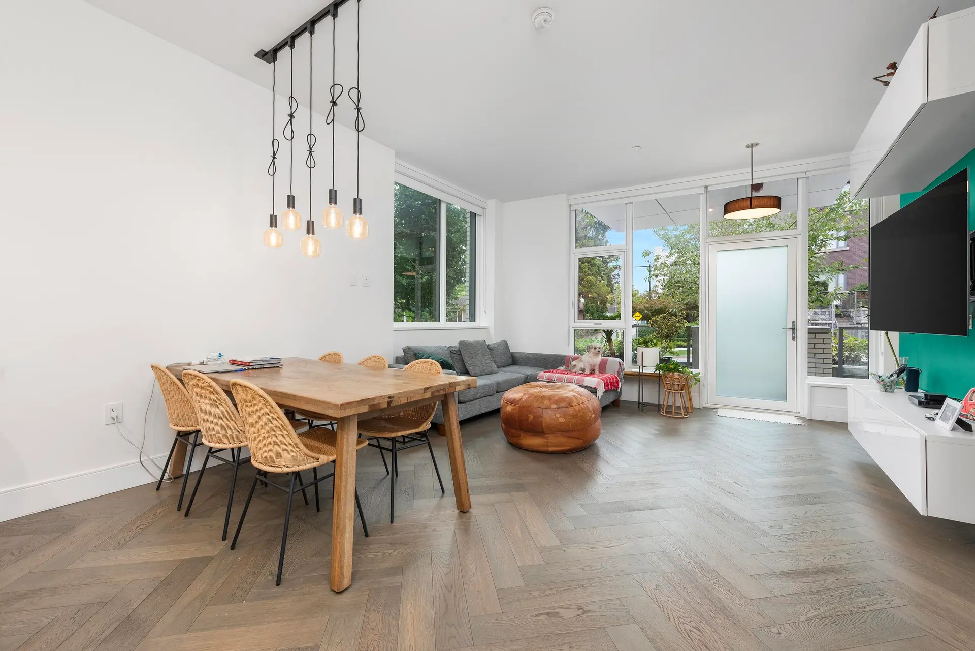 528 W 30th Avenue - Image 2