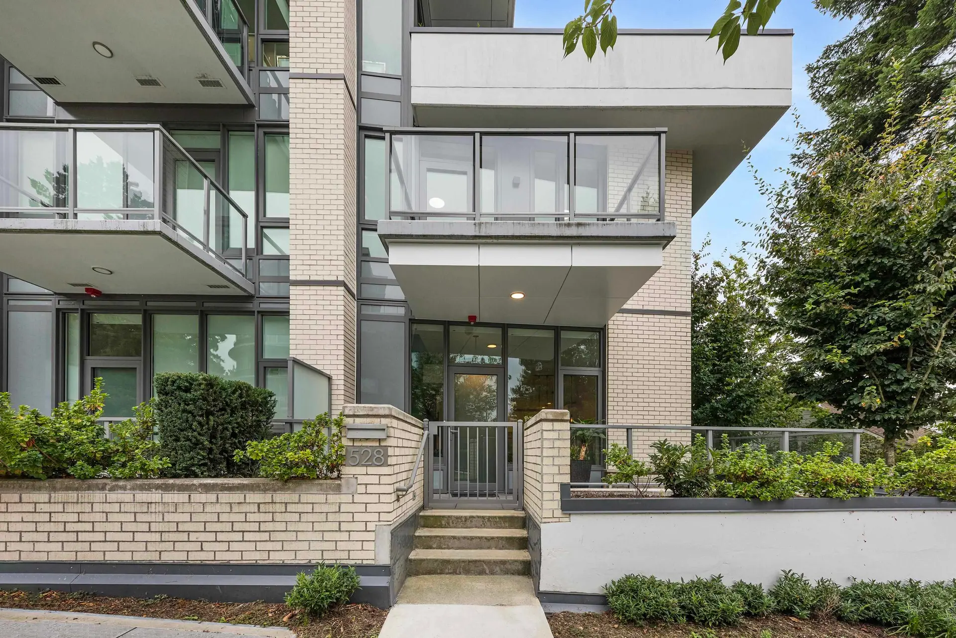 Property at 528 W 30th Avenue, Vancouver, BC
