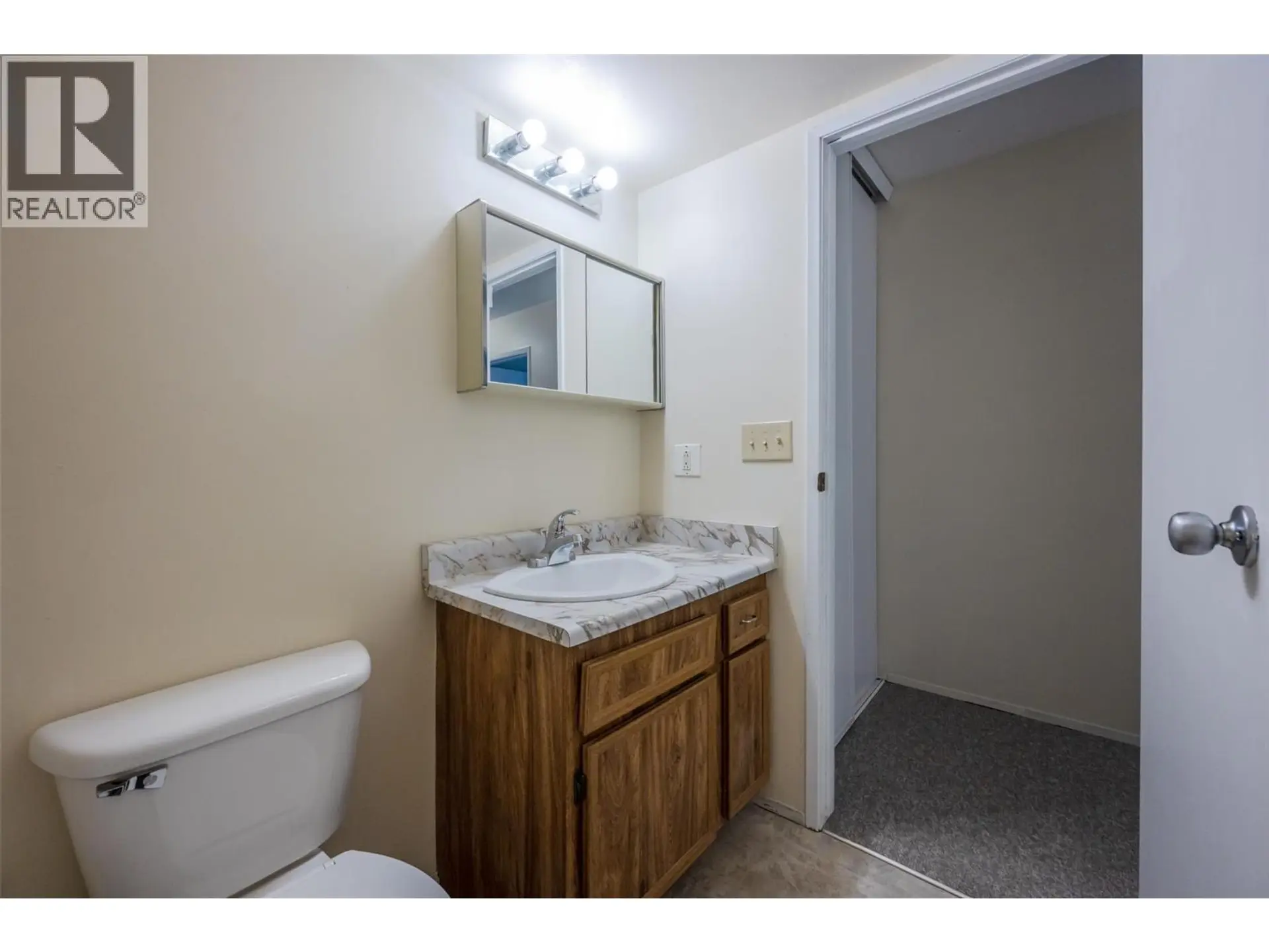 #304 150 Skaha Place - Image 12