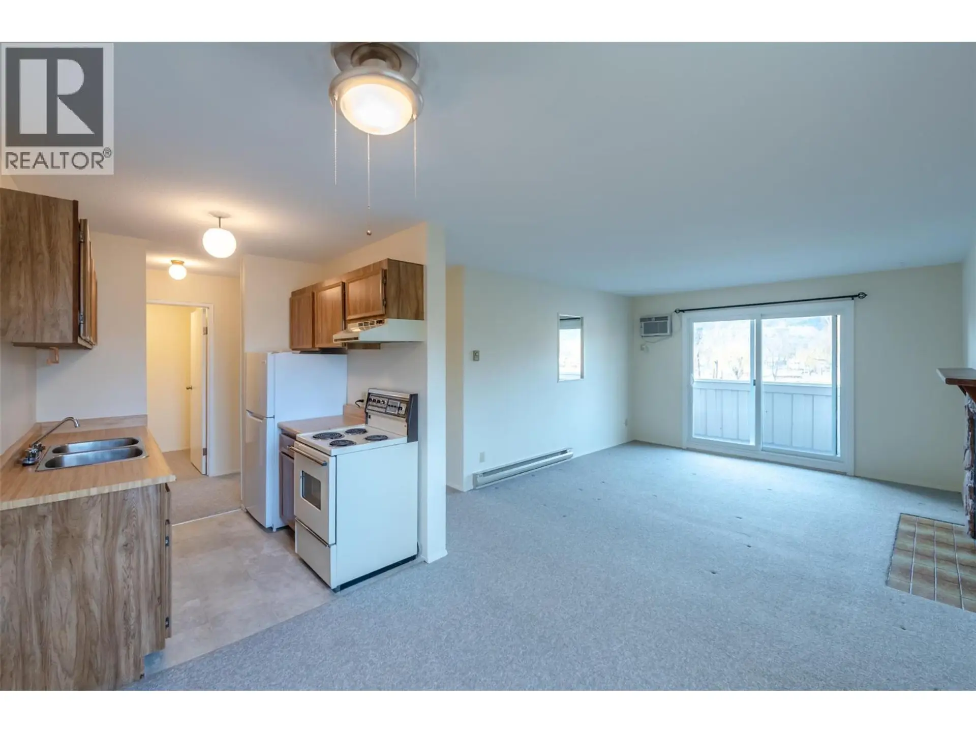 #304 150 Skaha Place - Image 2