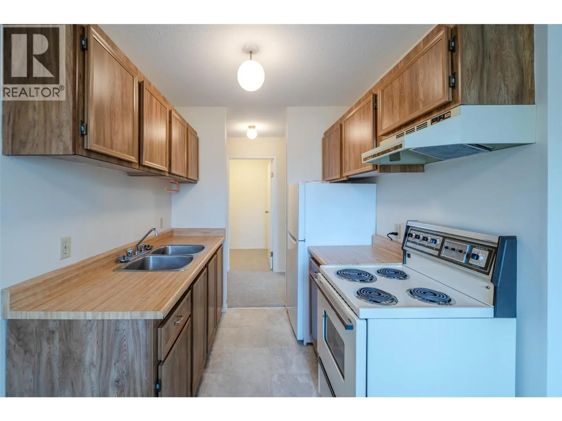 #304 150 Skaha Place - Image 6