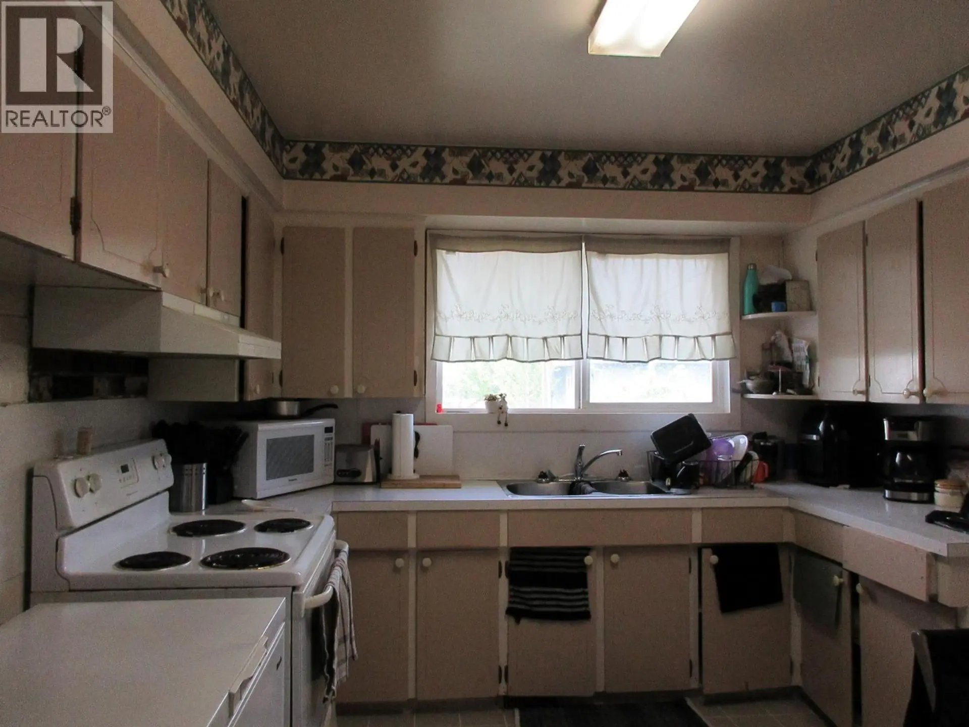 1814 Douglas Street - Image 2