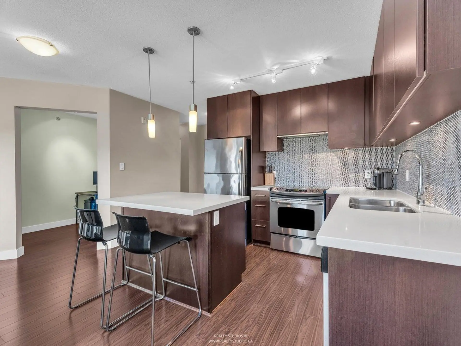 Property at #414 15735 Croydon Drive, Surrey, BC