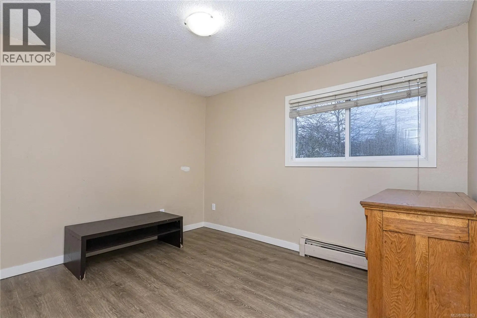 #206 3800 Quadra St - Image 13