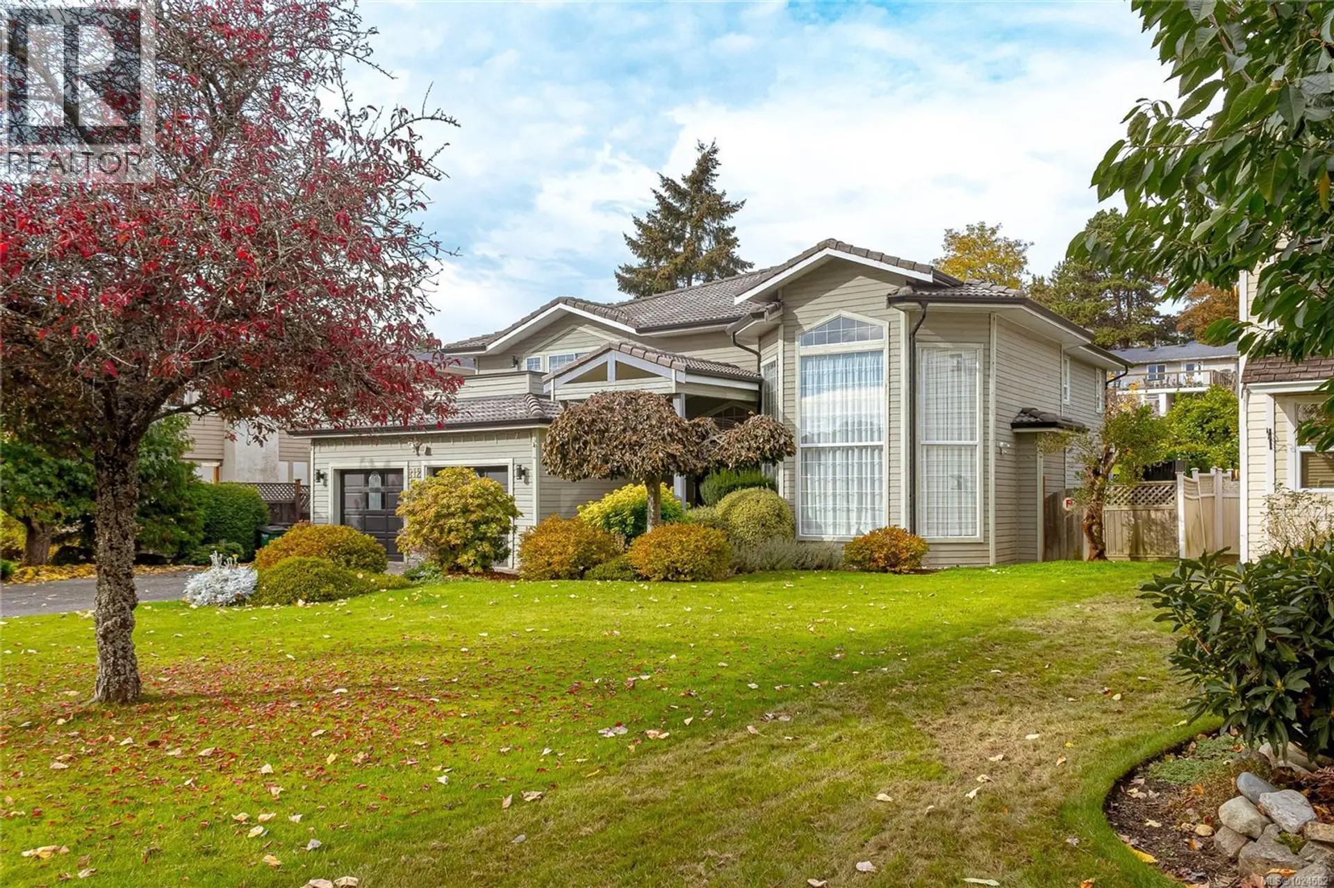 Property at 812 Dalewood Lane, Saanich, BC