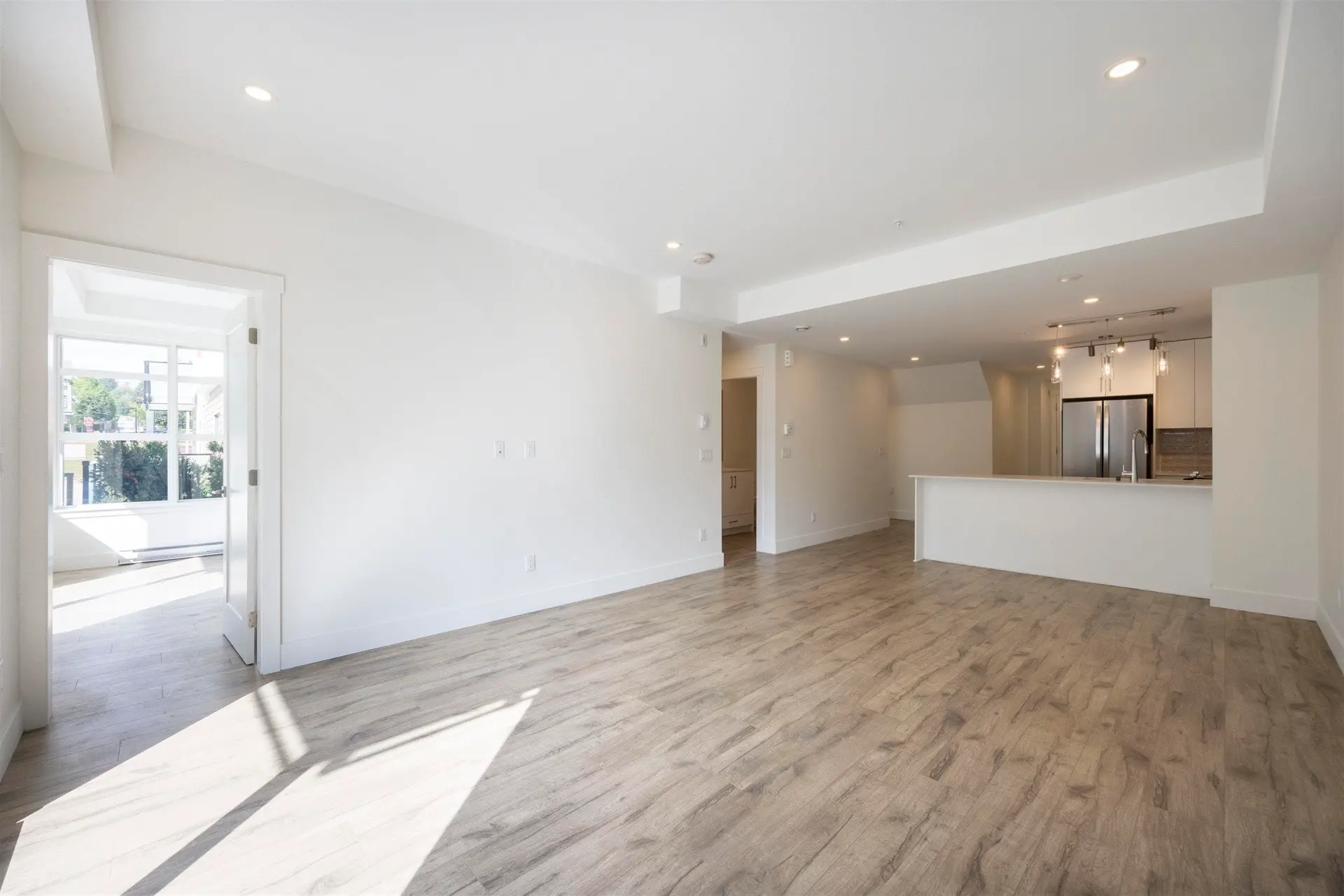 #19 6328 King George Boulevard - Image 4