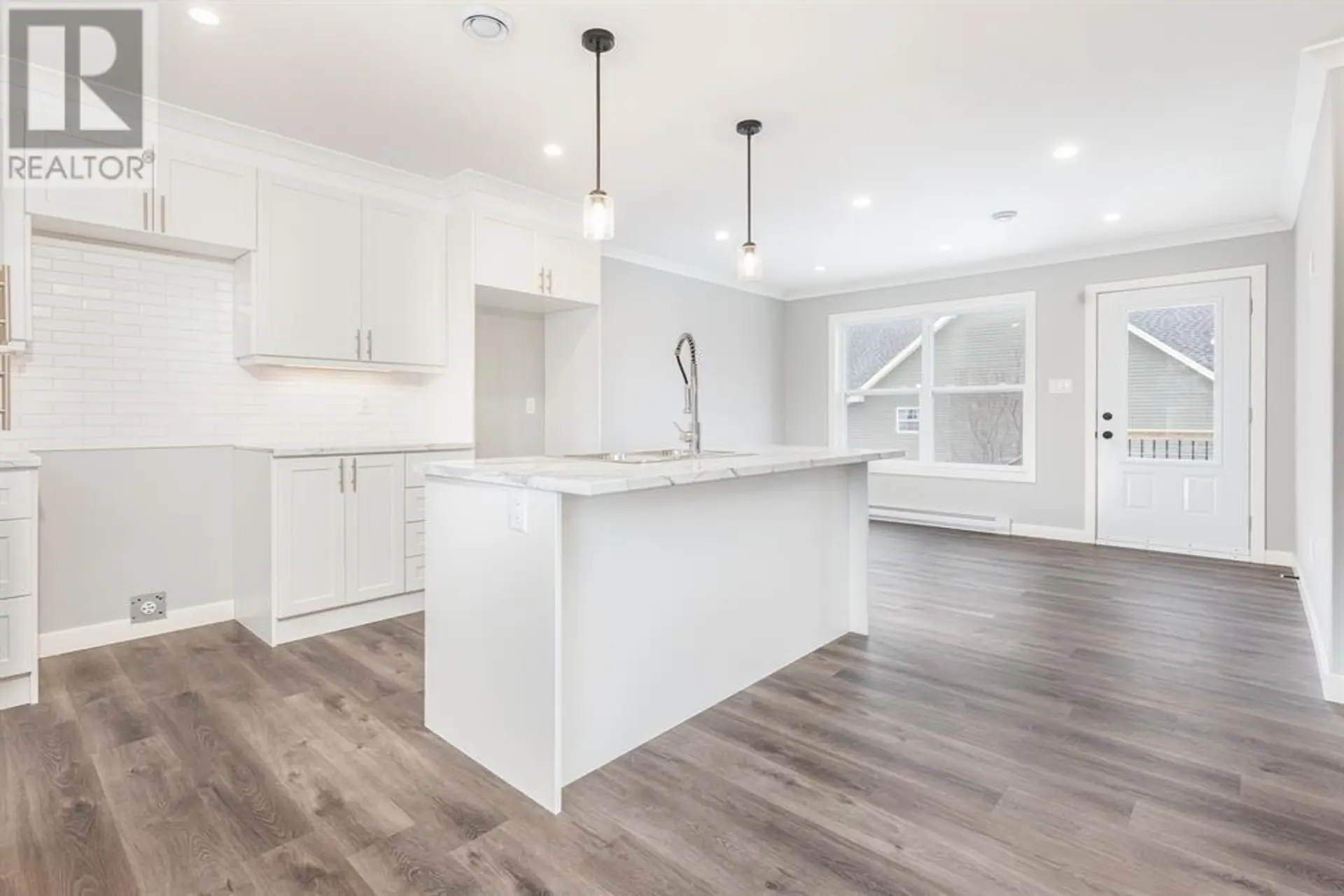 39 CLUNEYS ROAD - Image 2