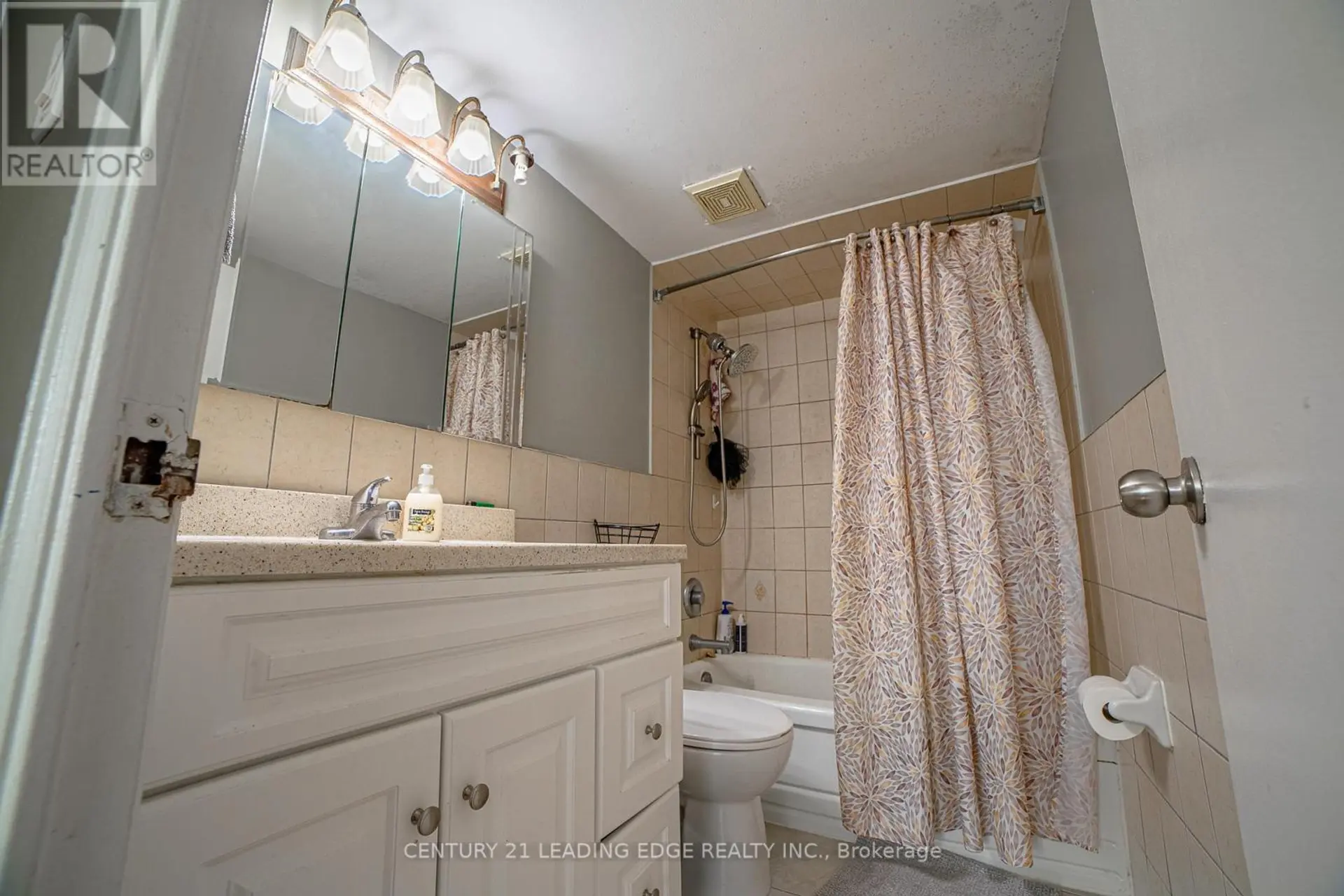 #402 80 GRANDRAVINE DRIVE - Image 15