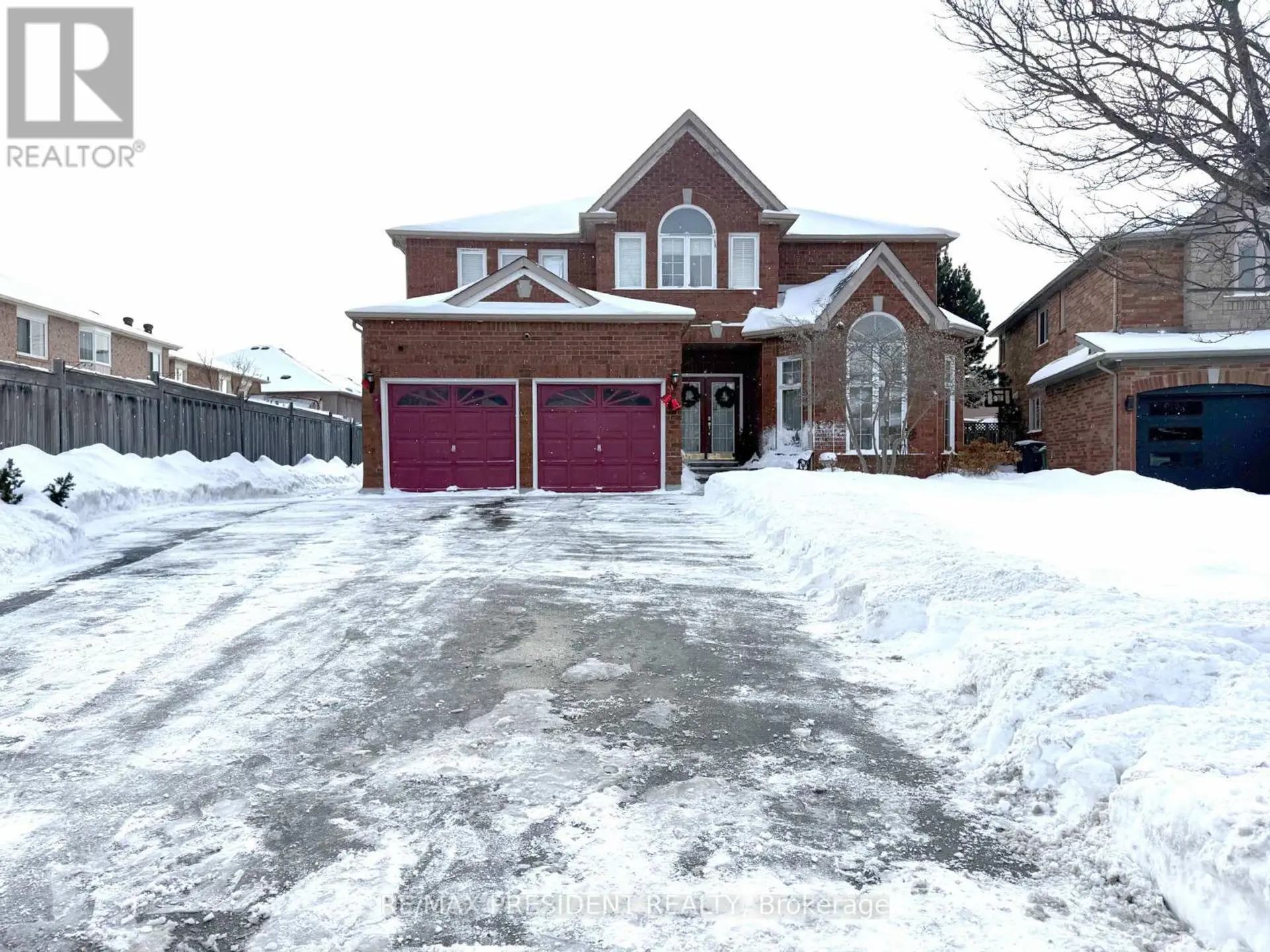 4 TALL OAKS PLACE - Image 1