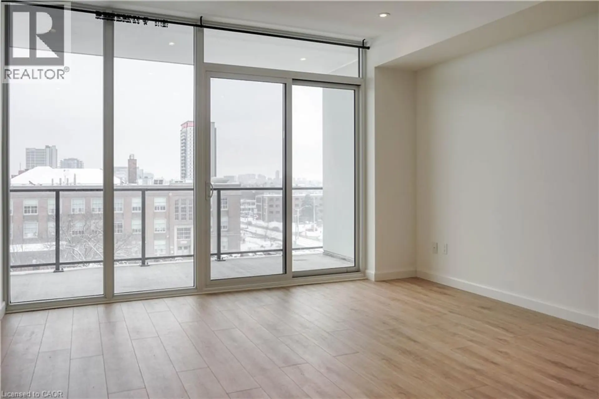 #1811 741 KING Street - Image 9