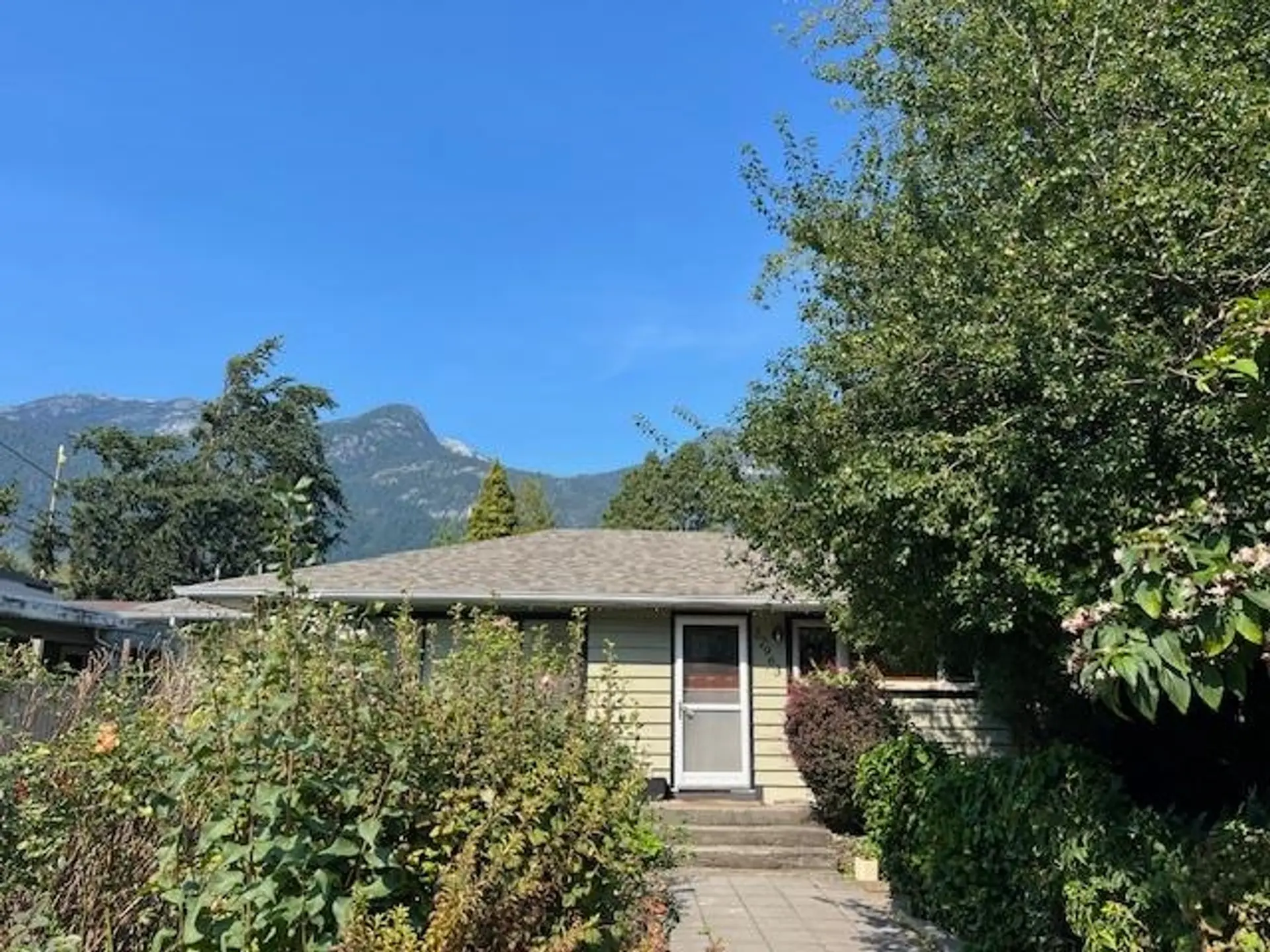 Property at 37963 Fourth Avenue, Squamish, BC