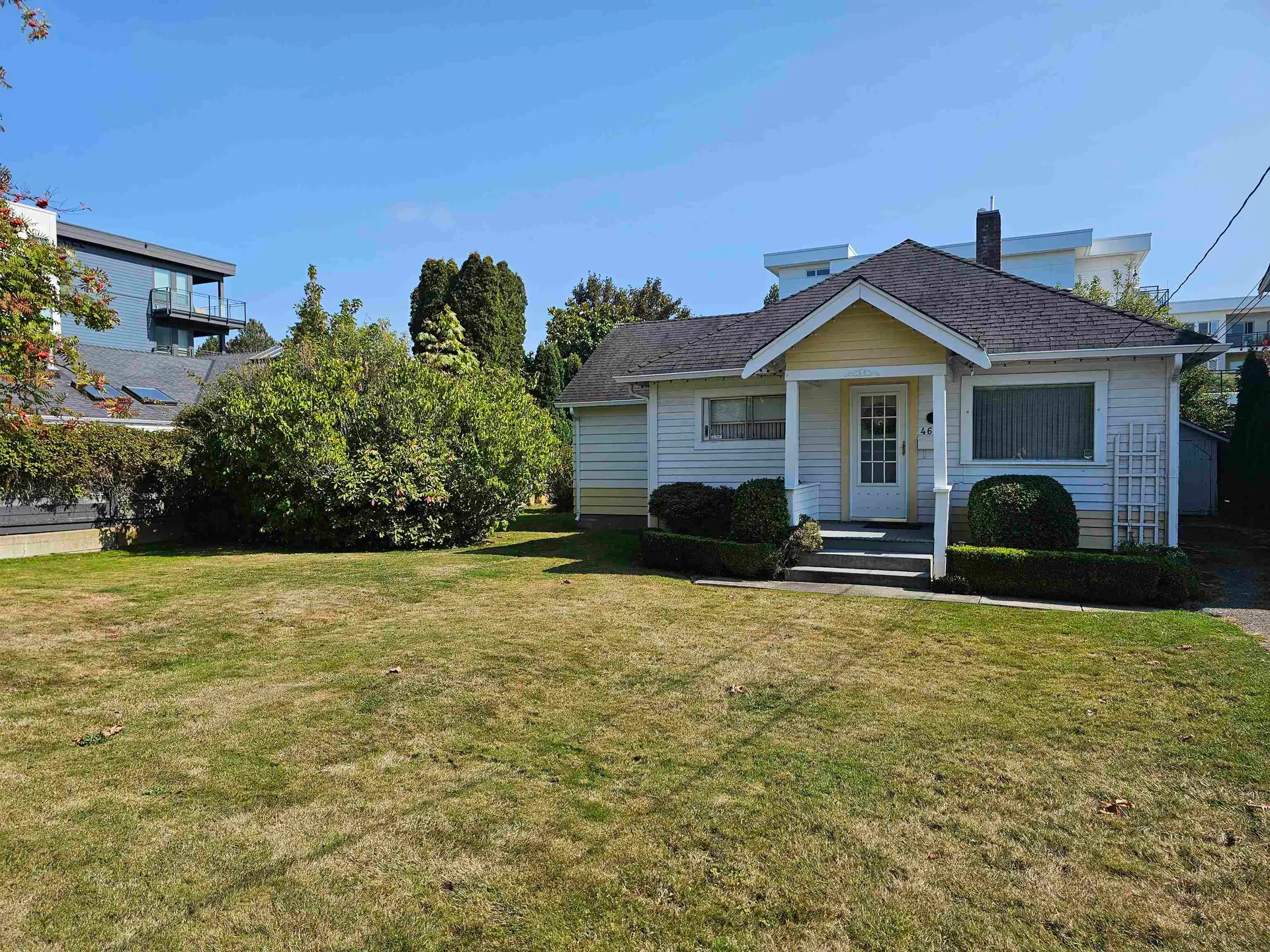 4654 51 Street - Image 2