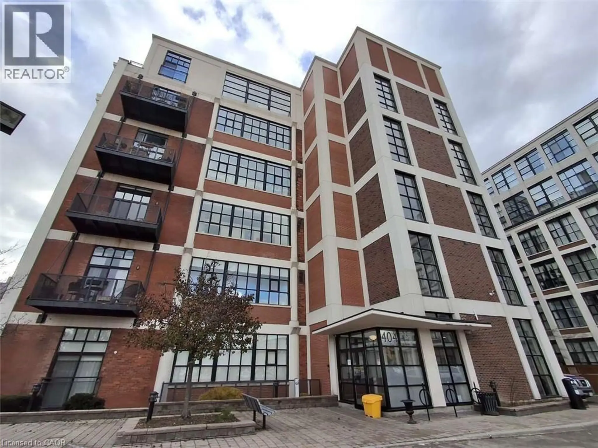 #116 404 W KING STREET W - Image 14